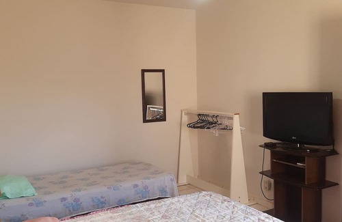 Londrina House | Casa de Fundos em Londrina. Aceita Animais de Estimação