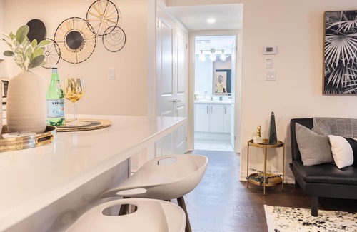 Clarington Condo | Condo Oasis steps to Lakeview