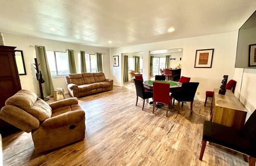 Kapolei House | Dog-friendly stay with kitchenette, washer/dryer, & fitness room access