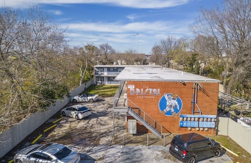 Park Place Apartment | Comfy Astrounaut minutes away HTX Downtown