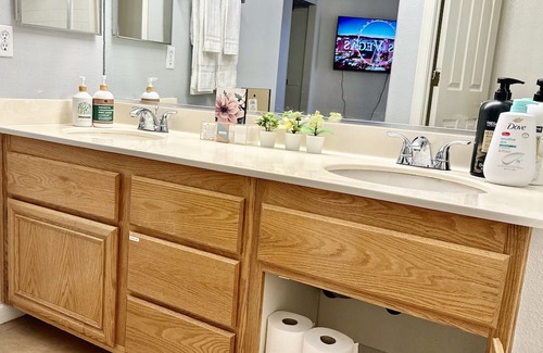 Spring Valley House | Sunny Vibes Haven: Your Retreat