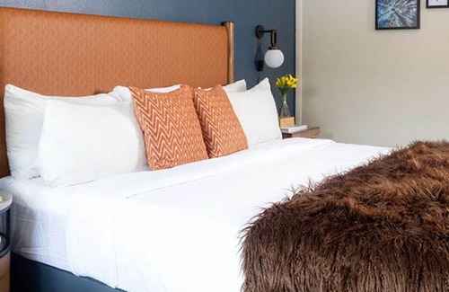 Mammoth Lakes Apartment | Guest room with King bed at Outbound Mammoth