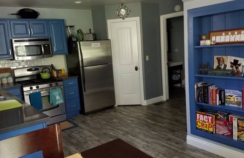 Cedar Glen Cottage | Lazy dog cottage, dog friendly Cozy cottage nestled in the trees n
