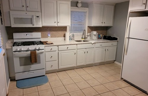 West Yarmouth House | Cozy Yarmouth Cottage
