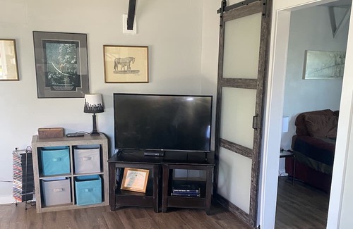 Graham Apartment | Lake Side Cabin. Pet friendly.