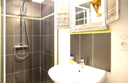 Longeville-sur-Mer House | Homerez - Big house for 12 ppl. with jacuzzi and terrace at Longeville-sur-Mer