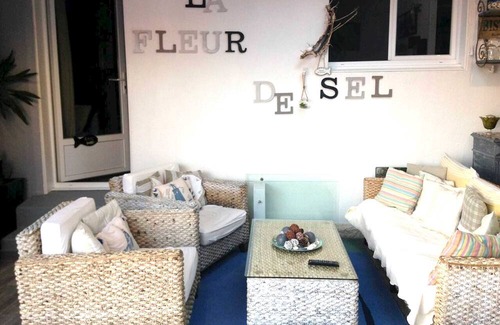 Longeville-sur-Mer House | Homerez - Big house for 12 ppl. with jacuzzi and terrace at Longeville-sur-Mer