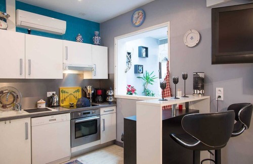 Longeville-sur-Mer House | Homerez - Big house for 12 ppl. with jacuzzi and terrace at Longeville-sur-Mer