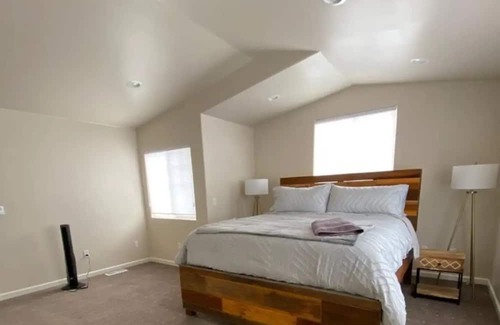 Seaside House | Spacious, Newly Renovated, PetFriendly by Monterey