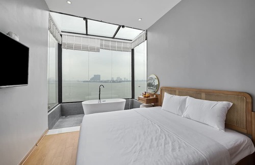 Thuy Khue Hotel | Lakeview Residence Hotel