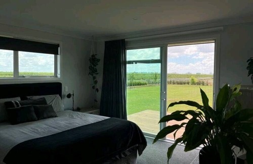 Ohaupo House | Country Getaway within blueberry orchard