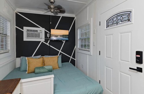Kissimmee House | Tiny Home on Wheels! Firepit + Close to Disney!