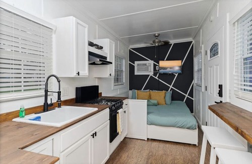 Kissimmee House | Tiny Home on Wheels! Firepit + Close to Disney!