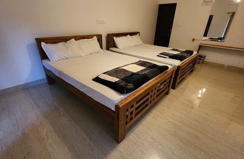 Sakleshpur Hotel | Lotus Lake Retreat