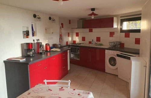 Le Bourget-du-Lac Apartment | Au Coeur des Alpes, Près du Lac, Logement de 50m² et Parking