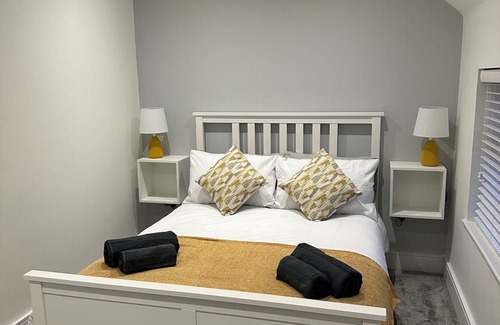 Hertford House | Newly renovated Modern 3-Bedroom House