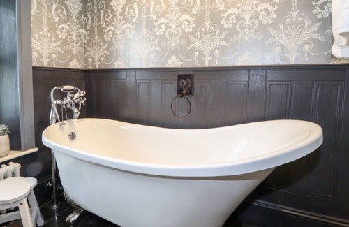Penny Bridge Cottage | WOODLAND VIEW, pet friendly, with a garden in Penny Bridge