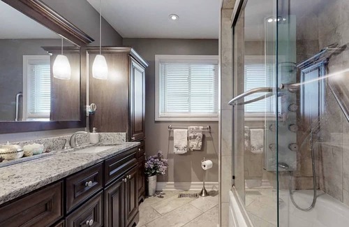 Bradford House | Cozy Private Room near Luxury Resorts, Sports Venues, Conservation Areas & Parks