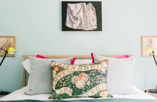 Banchory Cottage | A cosy colourful cottage with a great view