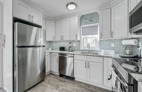 Hopatcong Cottage | Couple's weekend or vacation with kids near the biggest Lake in New Jersey.