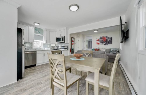 Hopatcong Cottage | Couple's weekend or vacation with kids near the biggest Lake in New Jersey.