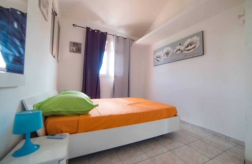 Sainte-Anne House | Homerez - House for 15 ppl. with swimming-pool and terrace at Sainte-Anne