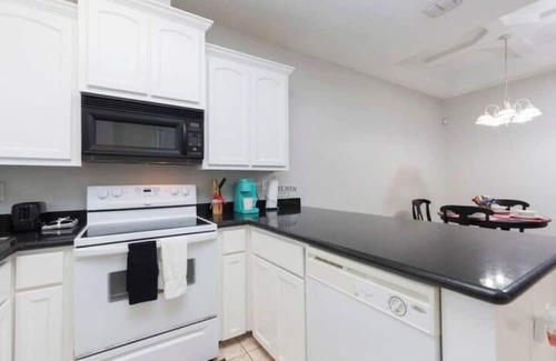 Edinburg Apartment | Urban Elegance Private/Gated 1BR