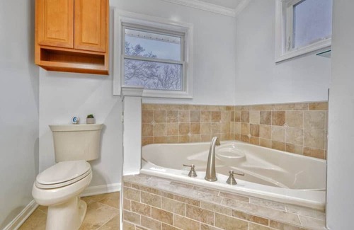 Glen Burnie House | 315) Waterfront with Hot Tub!