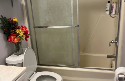 Griffin Heights Apartment | Exciting 2 B/1 b near FSU /FAMU.