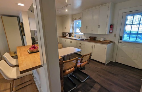 Hendersonville House | Downtown Duplex, +Pets!nShort 3 block walk to Main St.nFenced Yard, NO Pet Fee!