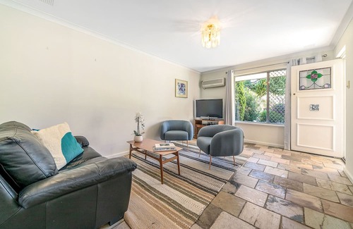 Booragoon Villa | Layman Park Villa *Garden City*2BR