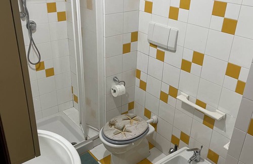 Bisenti Apartment | Charming Central Bisenti Getaway with Garden and off street parking