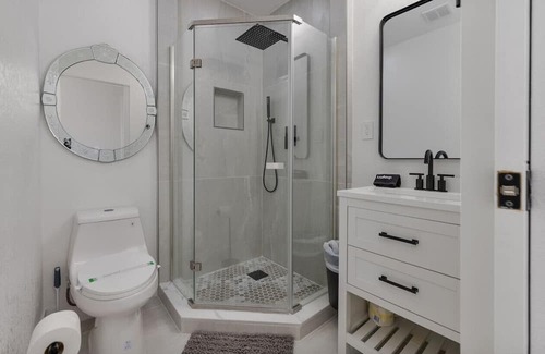 Saint Cloud House | Pet friendly + in Dwtn + 20mi to Disney & Parks!