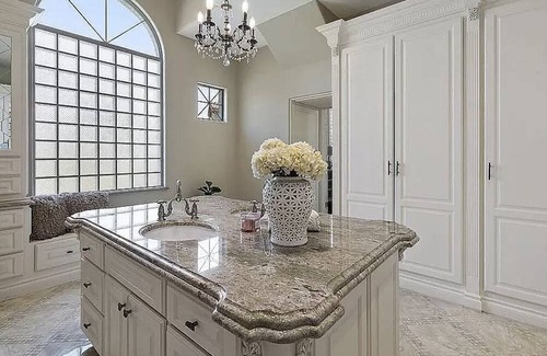 Rough Hollow House | Resort-Style Getaway with Pool near Lake Travis