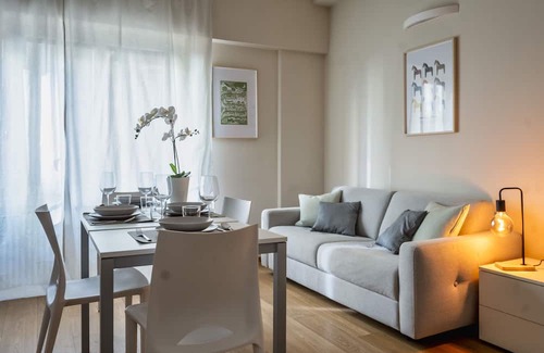 Bullona Apartment | [Bullona-CityLife-Sempione] A/C & Free Wi-Fi