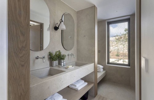 Evgiros Villa | Poros Villa, picturesque location