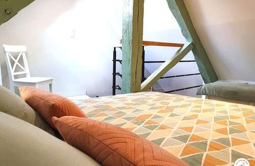 Centre Ancien Apartment | La Plume de Malherbe - Parking - Favorite