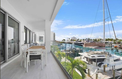Nassau House | nThis luxury condo is perfect for group trips and is located in a Marina!