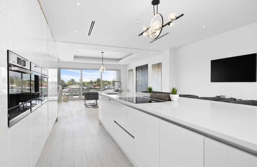 Nassau House | nThis luxury condo is perfect for group trips and is located in a Marina!