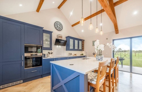 Ipswich Cottage | 1 bedroom accommodation in Henley, near Ipswich