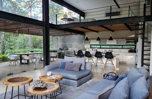 Valle de Bravo Villa | Wonderful modern villa with garden in Valle de Bravo, very private.
