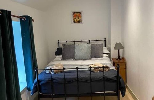 Corris House | Idyllic cottage by the River