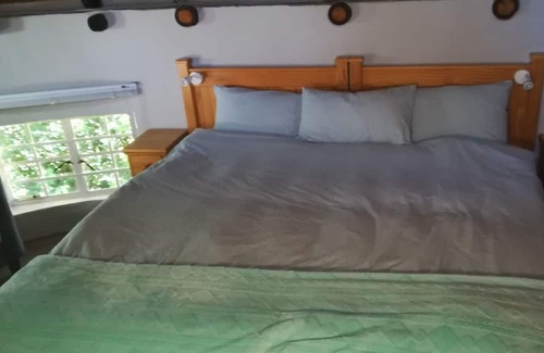 Underberg Cottage | Quaint 1-Bed Cottage with Lounge in Underberg
