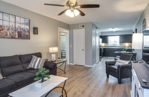 Manchester Apartment | Pet-Friendly Manchester Apartment w/ Pool Access!