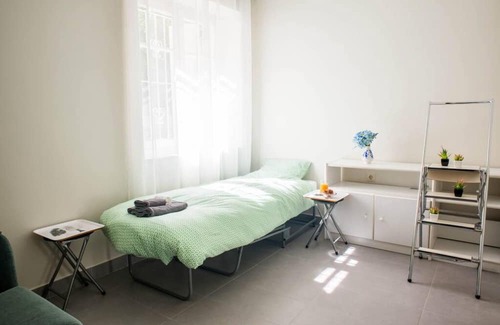Nea Chalkidona Apartment | Fine homey & cosy apartment with patio near metro!