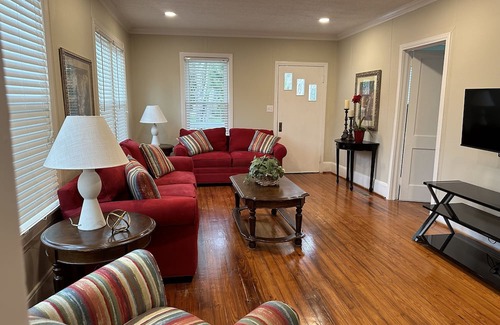 Barnwell House | The Cottage on Jefferson, Your Home Away From Home.