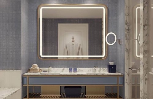 Las Vegas House | Gold King Strip Best View at Fountainebleau Las Vegas, Pets Are Welcome, Casino!