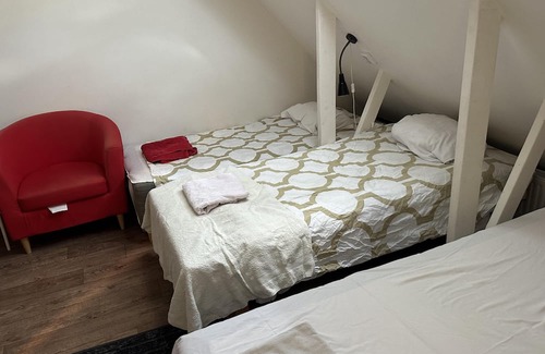 Rosersberg Apartment | 2- bed Apartment in Rosersberg