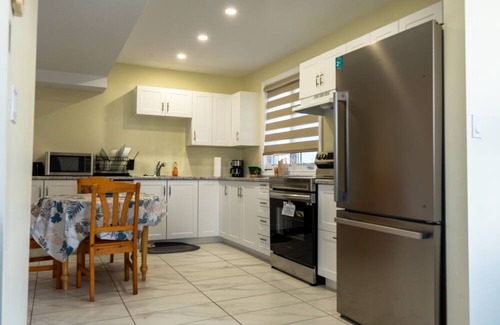 Watertown House | Entire 2 Bedroom Home - Hamilton/Waterdown