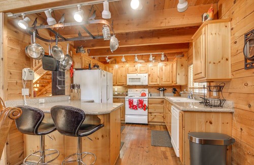 Mammoth Creek Cabin | Secluded Cabin Near Lake, 18 Mi to Brian Head!